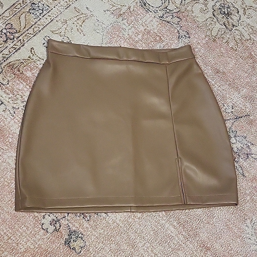 Ci Sono Stretchy Vegan Leather Brown Front Slit Mini Skirt - Size M